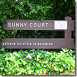 Sunny Court is het kleine buurtparkje tussen de Reinkenstraat, Obrechtstraat en Laan van Meerdervoort